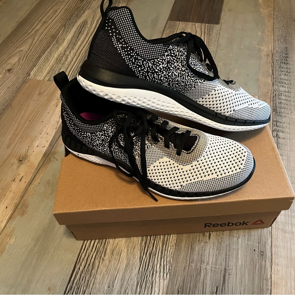 Women’s Reebok New Size 9 Running Shoe